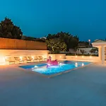 Seaview Summer With Private Pool & Garden בית נופש