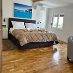 Seaview Summer With Private Pool & Garden בית נופש
