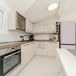 Seaview Summer With Private Pool & Garden רטינה