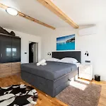 בית נופש Seaview Summer With Private Pool & Garden