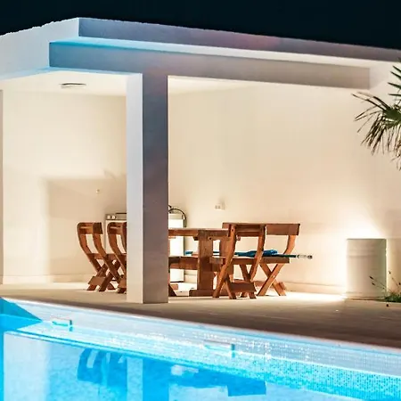 Vikendica Seaview Summer With Private Pool & Garden *