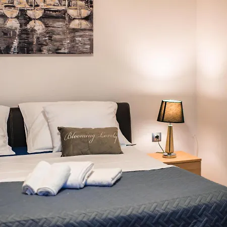 Vikendica Seaview Summer With Private Pool & Garden *