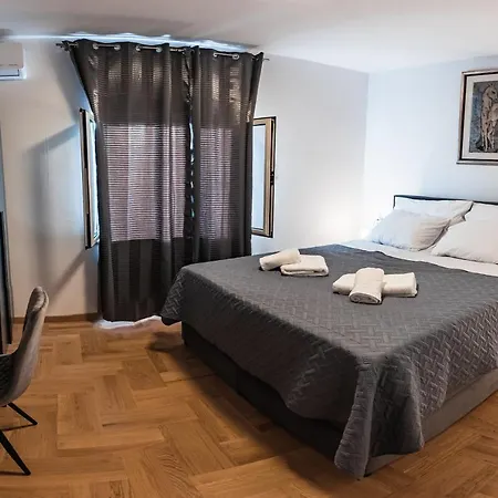 Vikendica Seaview Summer With Private Pool & Garden Rtina