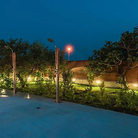 Seaview Summer With Private Pool & Garden Rtina