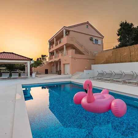 Vikendica Seaview Summer With Private Pool & Garden Rtina