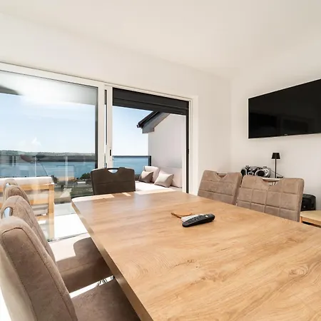 Vikendica Seaview Summer With Private Pool & Garden