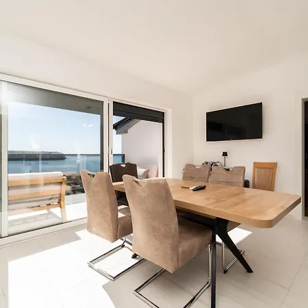Vikendica Seaview Summer With Private Pool & Garden Rtina