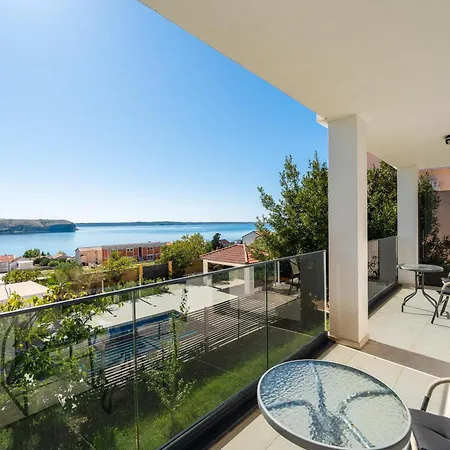 Vikendica Seaview Summer With Private Pool & Garden *