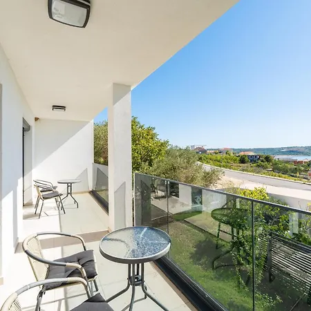 Seaview Summer With Private Pool & Garden *