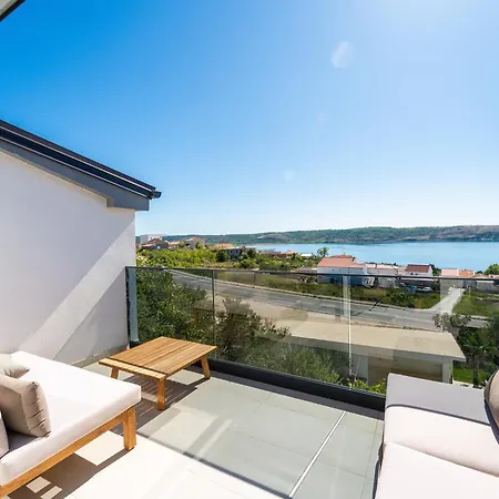 Vikendica Seaview Summer With Private Pool & Garden