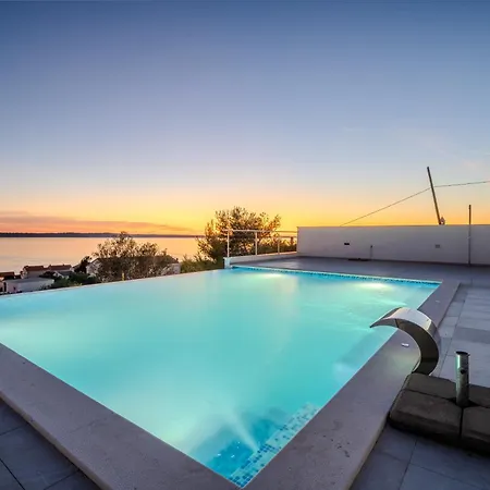 Vikendica Seaview Summer With Private Pool & Garden *