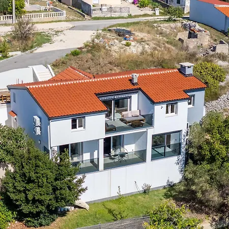 Seaview Summer With Private Pool & Garden