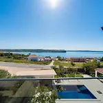 Seaview Summer With Private Pool & Garden Nyaraló *