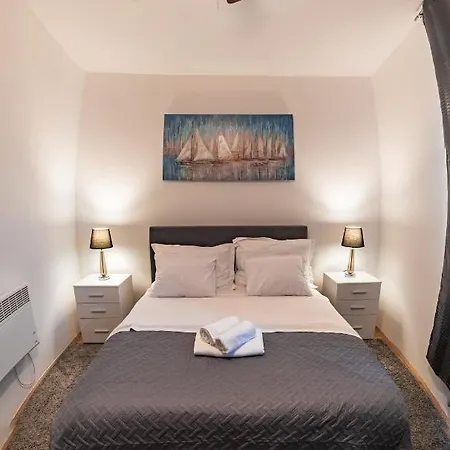 Seaview Summer With Private Pool & Garden Rtina