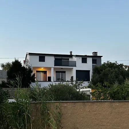 Seaview Summer With Private Pool & Garden 度假居 利缇纳
